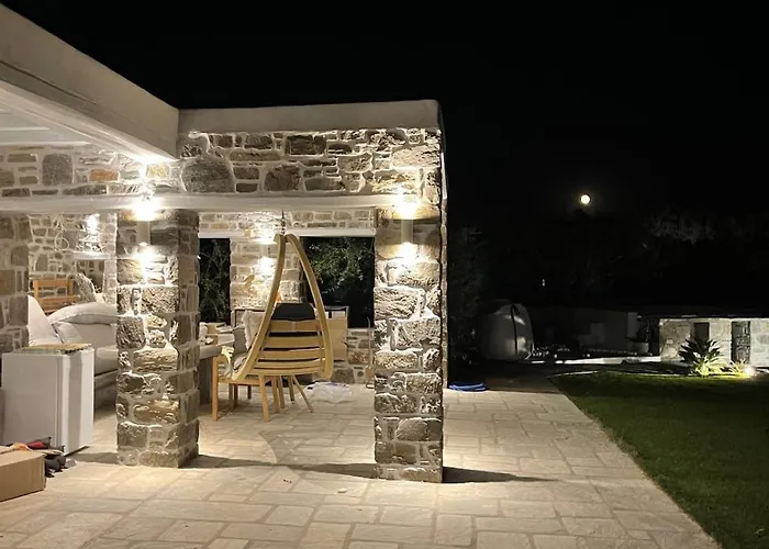 Helios On Golden فيلة