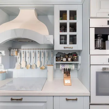 Helios On Golden 别墅 克里希阿克提